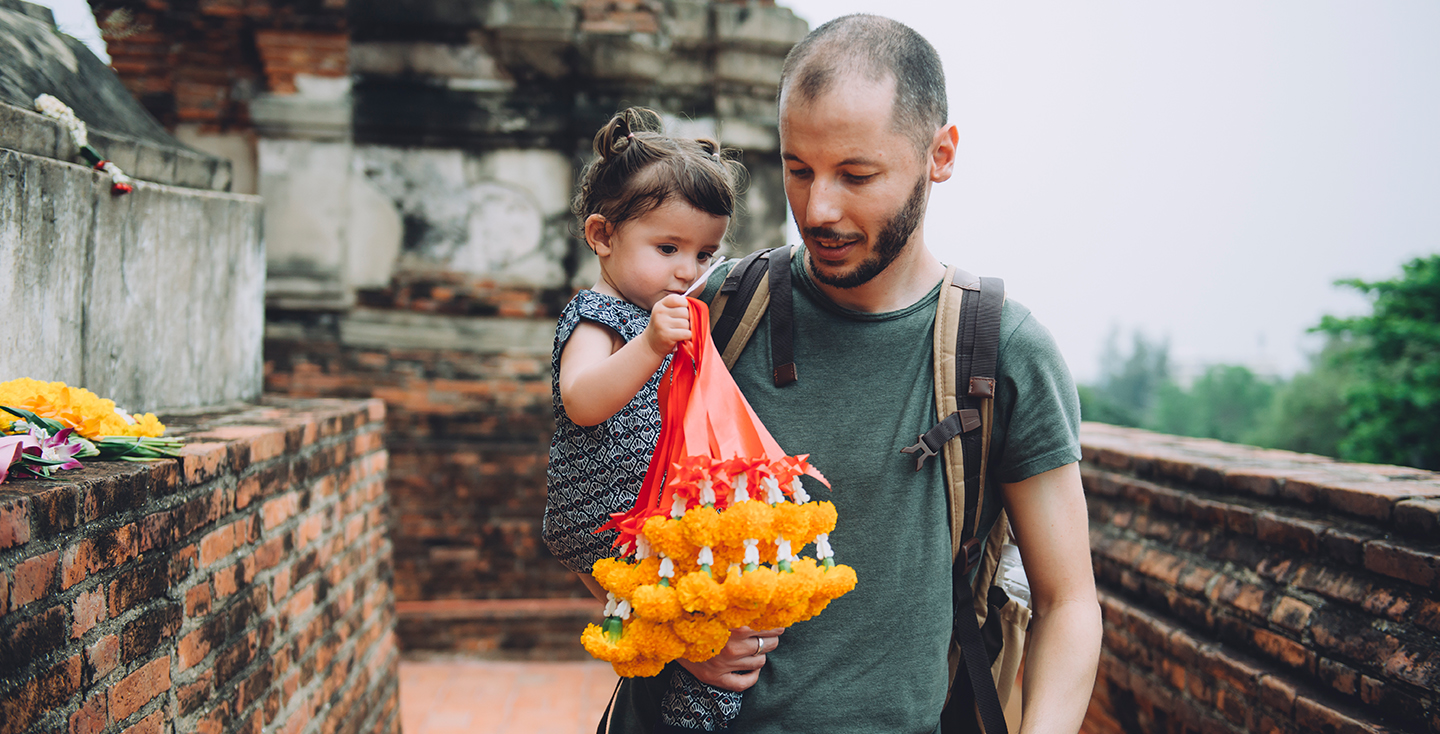 father travelling with daughter