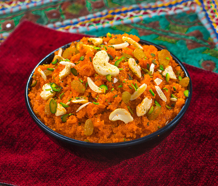 Gur Ka Halwa (Semolina and Jaggery Pudding)